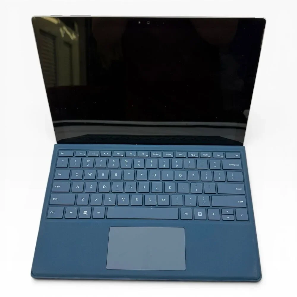 Microsoft Surface Pro 4 1724 Core i7-6650 2.20GHz 16GB 256GB keyboard, Charger